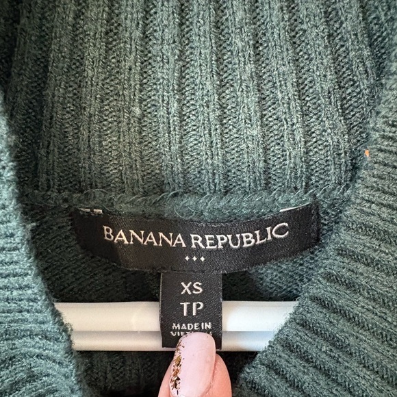 Women’s Banana Republic Deep green mock turtleneck sweater size XS - Picture 4 of 5